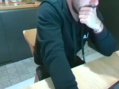 Snapshot of giorgakaci69 chatting on 12/09/24, 12:01 giorgakaci69 online show from 12/09/24, 12:01