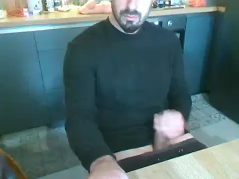 Snapshot of giorgakaci69 chatting on 12/02/24, 11:07 giorgakaci69 online show from 12/02/24, 11:07