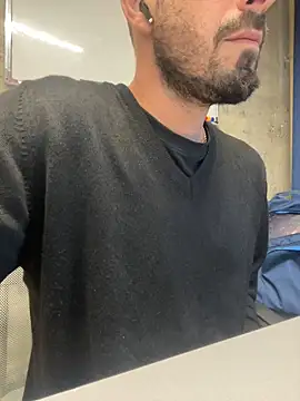 Snapshot of giorgakaci69 chatting on 09/22/25, 01:17 giorgakaci69 online show from 09/22/25, 01:17