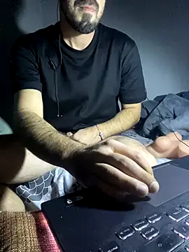 giorgakaci69 online show from 11/05/25, 12:36