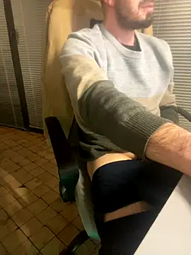 giorgakaci69 online show from 12/17/25, 04:56