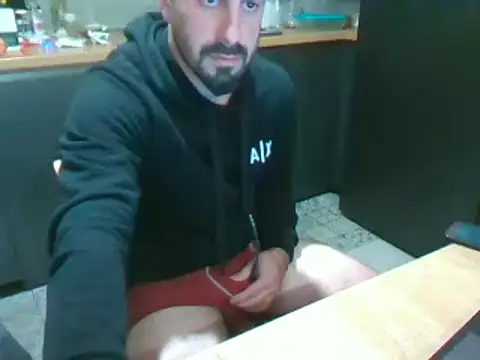 Snapshot of giorgakaci69 chatting on 12/09/24, 11:24 giorgakaci69 online show from 12/09/24, 11:24