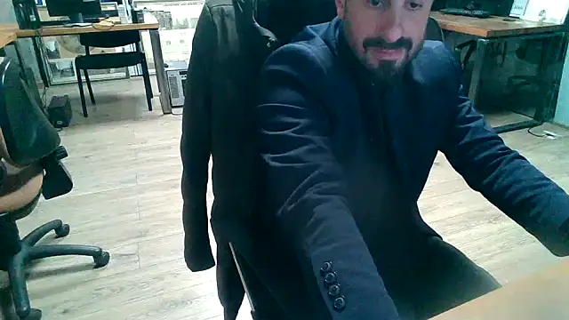 Snapshot of giorgakaci69 chatting on 03/21/25, 06:51 giorgakaci69 online show from 03/21/25, 06:51