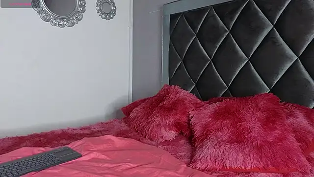 Taiissa  online show from 02/07/26, 04:15