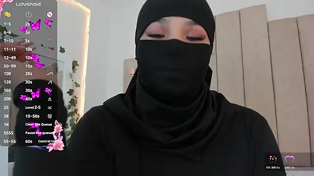 Snapshot of nashi_ra chatting on 12/13/25, 08:04 nashi ra online show from 12/13/25, 08:04