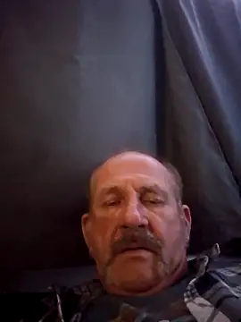 Snapshot of den-rock4u chatting on 03/13/25, 03:33 den-rock4u online show from 03/13/25, 03:33