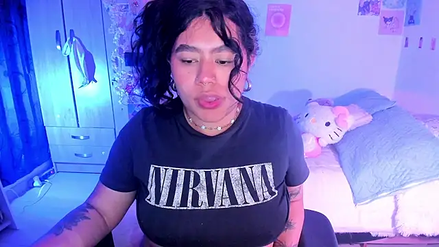 Snapshot of StephaniFox chatting on 02/19/25, 12:03 StephaniFox online show from 02/19/25, 12:03