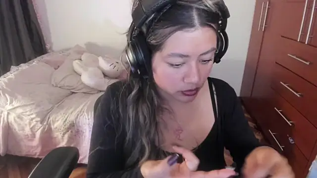 StephaniFox online show from 12/14/25, 11:10