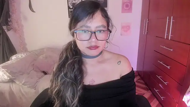 StephaniFox online show from 12/19/25, 01:42