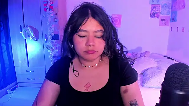 Snapshot of StephaniFox chatting on 02/20/25, 01:36 StephaniFox online show from 02/20/25, 01:36