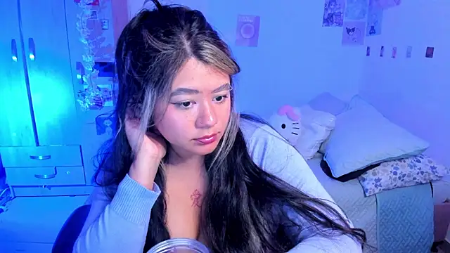 Snapshot of StephaniFox chatting on 03/05/25, 12:38 StephaniFox online show from 03/05/25, 12:38