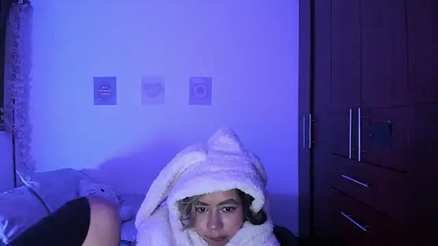 StephaniFox online show from 10/28/25, 11:58