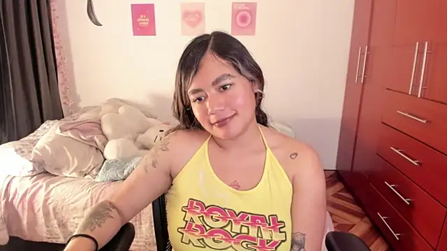 StephaniFox online show from 11/18/25, 01:21