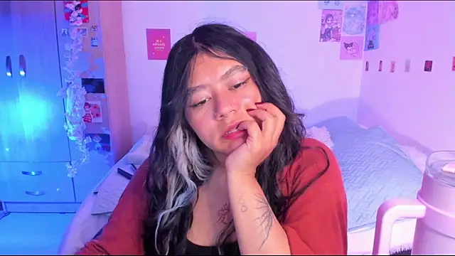 Snapshot of StephaniFox chatting on 02/13/25, 02:23 StephaniFox online show from 02/13/25, 02:23