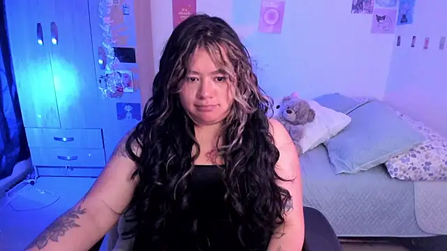 Snapshot of StephaniFox chatting on 03/07/25, 12:37 StephaniFox online show from 03/07/25, 12:37