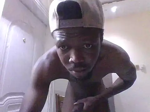 Snapshot of sknzy09 chatting on 09/20/25, 12:43 sknzy09 online show from 09/20/25, 12:43