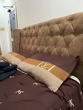 sknzy09 online show from 11/11/25, 04:35