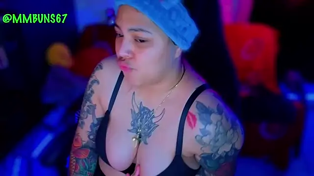 miacanela xo online show from 10/16/25, 12:08