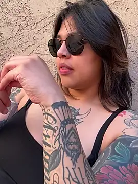 miacanela xo online show from 03/11/25, 12:00