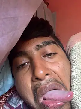 Snapshot of SweetFatBoy chatting on 11/23/25, 02:32 SweetFatBoy online show from 11/23/25, 02:32