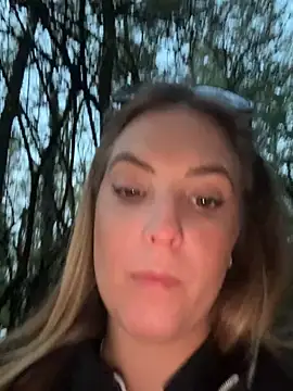 LiliMorganxxx online show from 10/22/25, 04:39