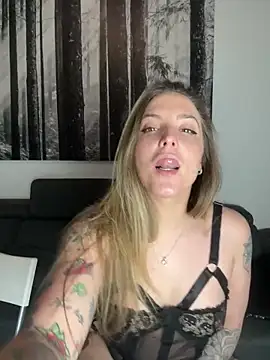 LiliMorganxxx online show from 04/23/26, 10:44