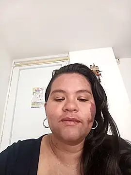 Snapshot of Julieta-tits chatting on 05/15/26, 02:59 Julieta-tits online show from 05/15/26, 02:59