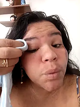 Snapshot of Julieta-tits chatting on 02/27/26, 03:12 Julieta-tits online show from 02/27/26, 03:12