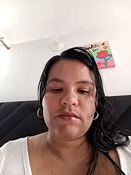 Snapshot of Julieta-tits chatting on 05/04/26, 06:11 Julieta-tits online show from 05/04/26, 06:11
