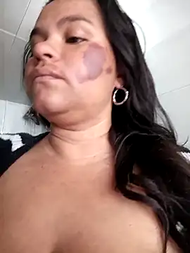 Snapshot of Julieta-tits chatting on 04/21/26, 05:41 Julieta-tits online show from 04/21/26, 05:41