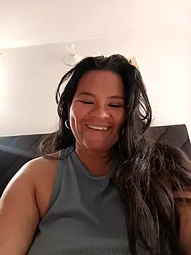 Snapshot of Julieta-tits chatting on 05/02/26, 08:25 Julieta-tits online show from 05/02/26, 08:25