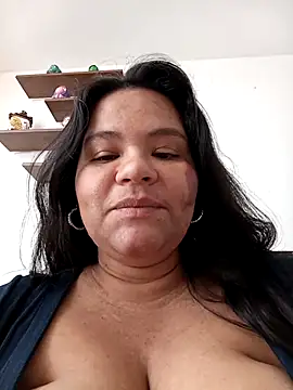 Snapshot of Julieta-tits chatting on 02/09/26, 01:31 Julieta-tits online show from 02/09/26, 01:31