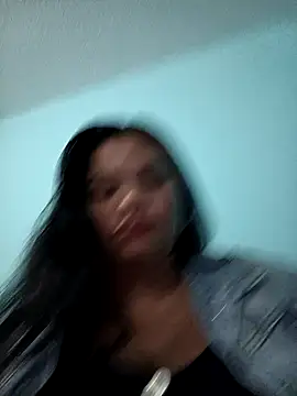 Snapshot of Julieta-tits chatting on 12/18/24, 11:19 Julieta-tits online show from 12/18/24, 11:19