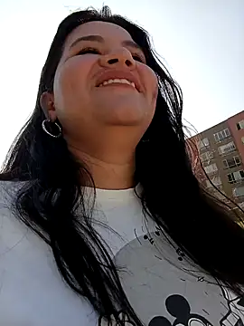 Snapshot of Julieta-tits chatting on 12/15/24, 01:32 Julieta-tits online show from 12/15/24, 01:32