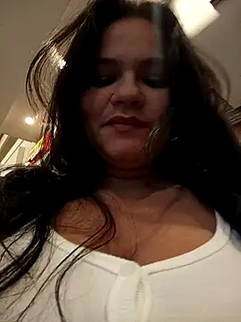 Snapshot of Julieta-tits chatting on 12/12/24, 12:05 Julieta-tits online show from 12/12/24, 12:05