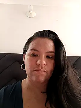 Snapshot of Julieta-tits chatting on 06/27/26, 05:30 Julieta-tits online show from 06/27/26, 05:30