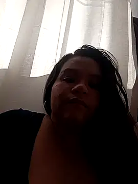Snapshot of Julieta-tits chatting on 05/30/26, 08:47 Julieta-tits online show from 05/30/26, 08:47