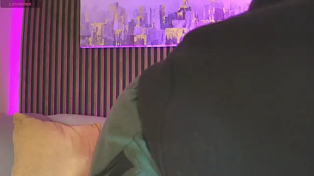 Tamaraakins online show from 11/30/25, 01:01