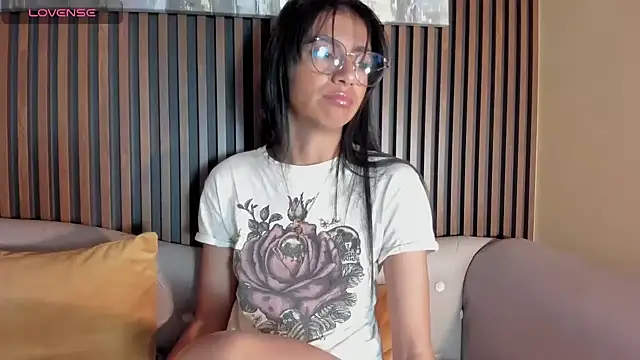 Snapshot of Tamaraakins chatting on 03/13/25, 03:17 Tamaraakins online show from 03/13/25, 03:17