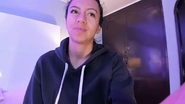 Tamaraakins online show from 11/21/25, 12:48