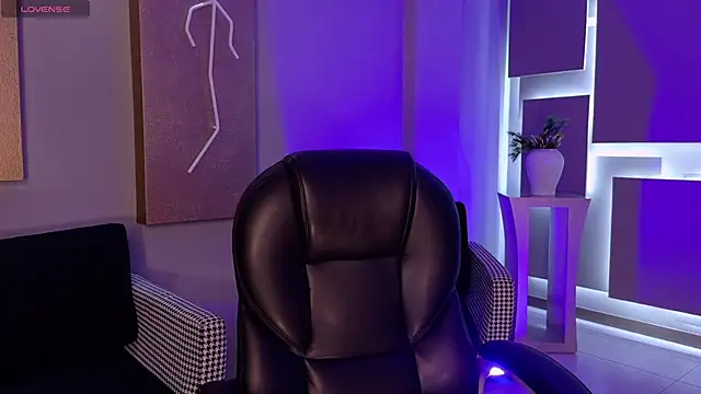 ViolettCastel online show from 12/21/25, 11:34