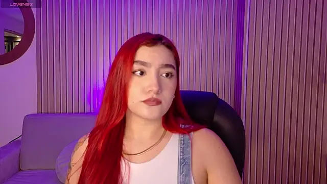 ViolettCastel online show from 11/05/25, 07:06