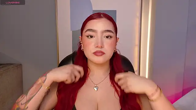 ViolettCastel online show from 11/17/25, 07:40