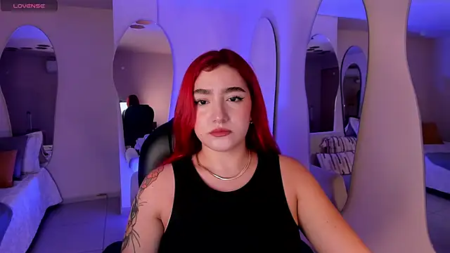 ViolettCastel online show from 09/30/25, 06:47