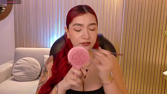 ViolettCastel online show from 11/04/25, 07:28