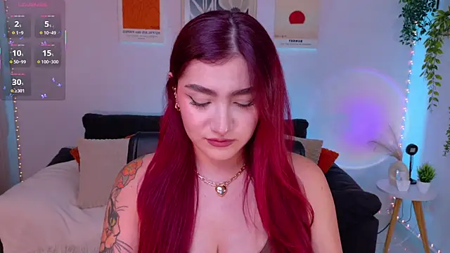 Snapshot of ViolettCastel chatting on 07/05/26, 12:37 ViolettCastel online show from 07/05/26, 12:37