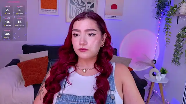 Snapshot of ViolettCastel chatting on 07/10/26, 10:54 ViolettCastel online show from 07/10/26, 10:54