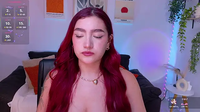Snapshot of ViolettCastel chatting on 07/11/26, 11:49 ViolettCastel online show from 07/11/26, 11:49
