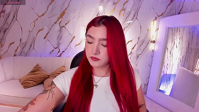 ViolettCastel online show from 10/22/25, 07:13