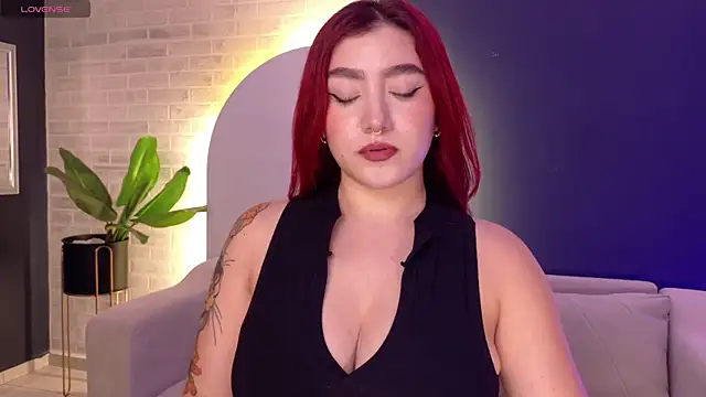 ViolettCastel online show from 03/07/26, 07:19